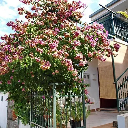 Marjan Park, - Peaceful Family Place, Free Parking Apartment Split