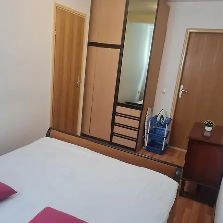 Marjan Park, - Peaceful Family Place, Free Parking Appartement
